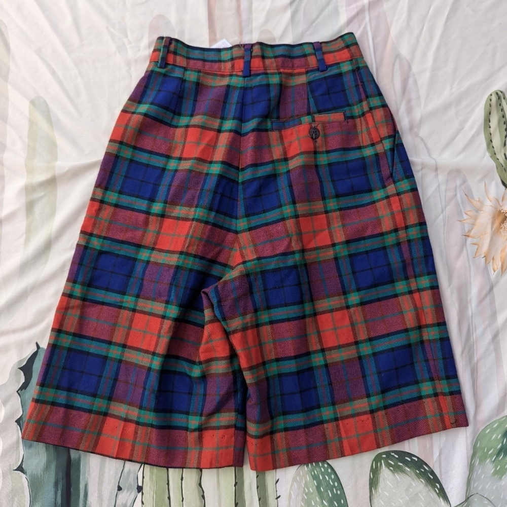Vintage 80's Ambitions Blue, Red, & Green Tartan Plaid High Waisted Golf Shorts - Picture 3 of 6